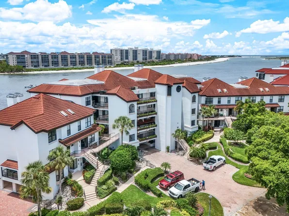 210 La Peninsula Blvd #210, Naples, FL 34113