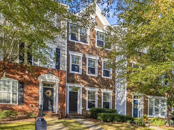 10710 Kemptown Square Sq S, Charlotte, NC 28227