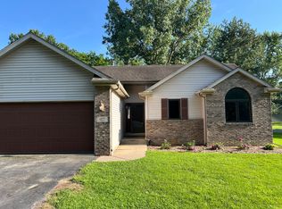 927 Eugene St, Porter, IN 46304