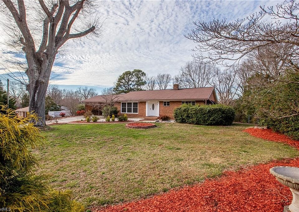 2nd image of 210 Westridge Dr