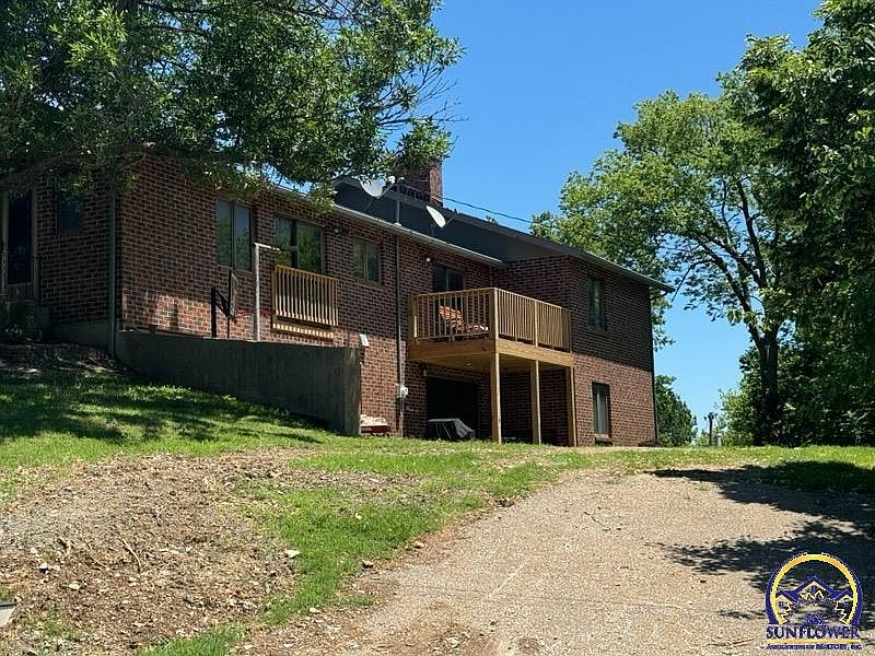 2nd image of 320 10th St