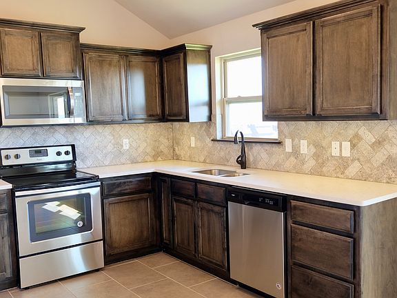 5th image of 9008 SW 48th Ter