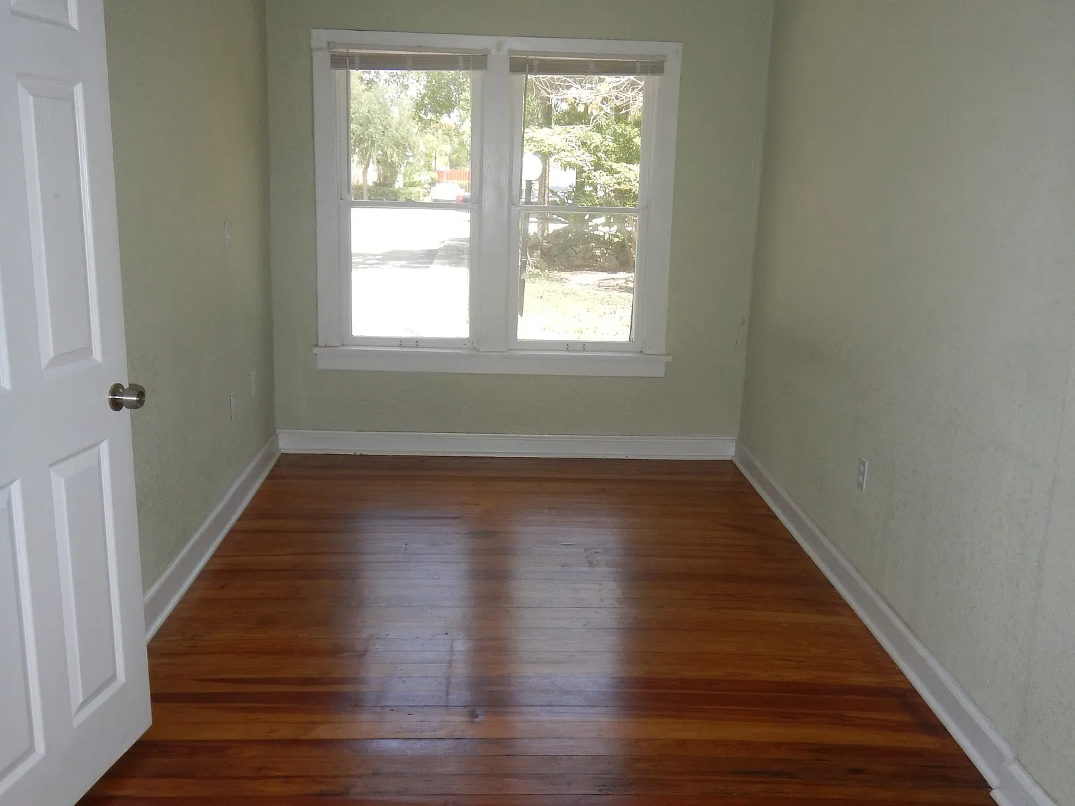 1 bed, 900 sqft, $1,550 — Photo 3
