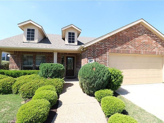 3rd image of 309 Shire Ln