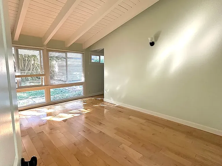 520 Saint Claire Dr — Photo 10