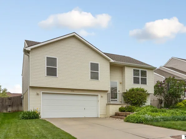 8936 Read St, Omaha, NE 68122