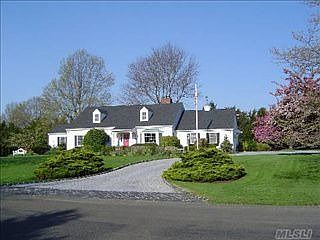 1st image of 870 Fairway Dr