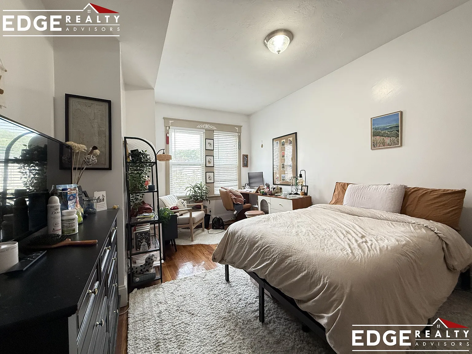 3 bed, 1200 sqft, $3,400 — Photo 4