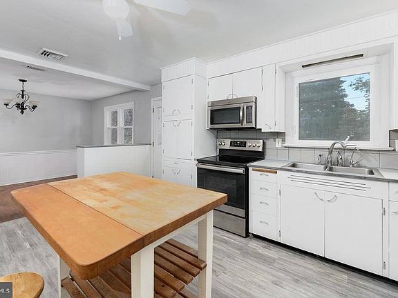 5th image of 816 W 1st Ave