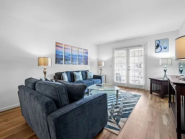 2905 Burch Ave #103 — Photo 4
