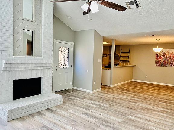 4th image of 12002 Wood Hollow Ln