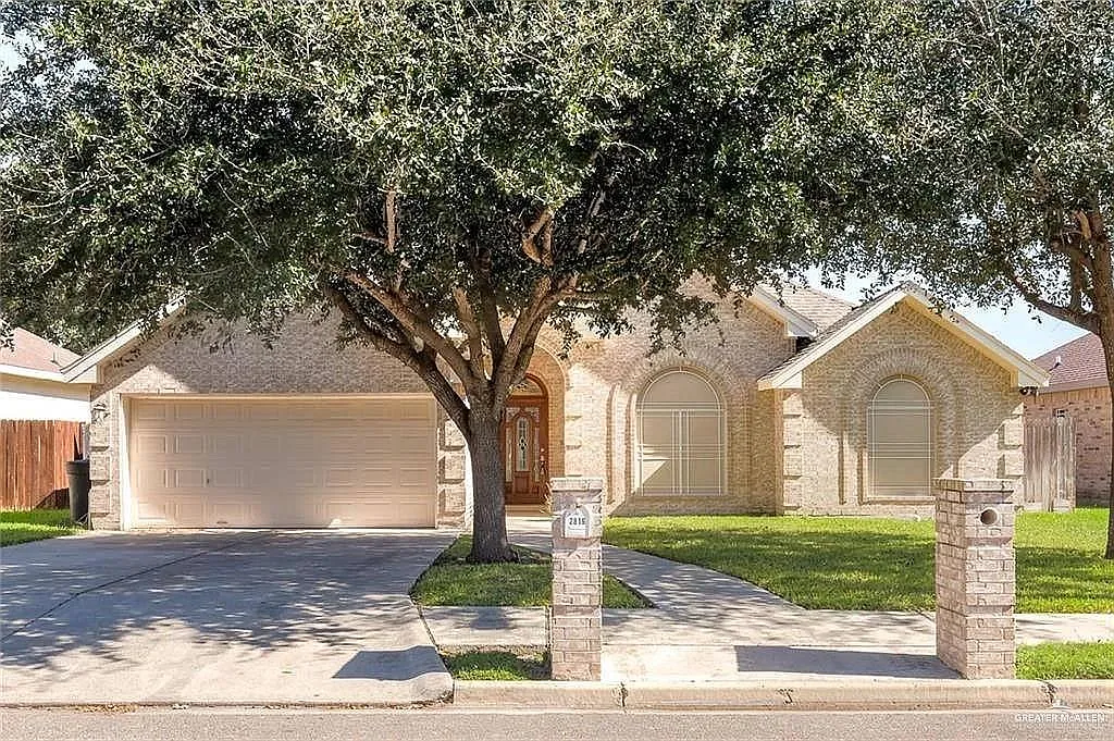 4 bed, 2.5 bath, 1885 sqft, $1,950 — Photo 1