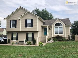 1100 SE Ridgewood Ct, Blue Springs, MO 64014
