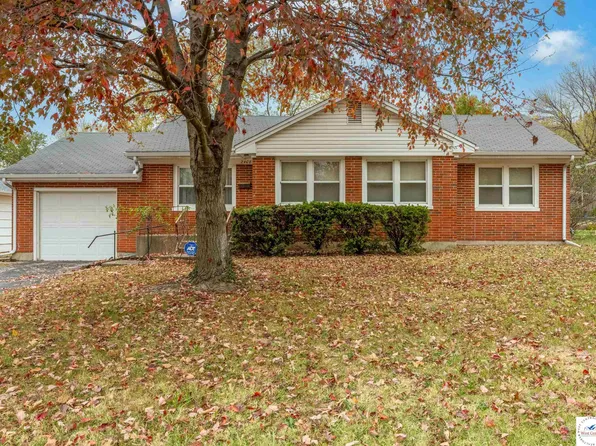 2408 W 11th St, Sedalia, MO 65301