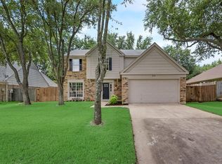 621 Ashcroft Dr, Grapevine, TX 76051