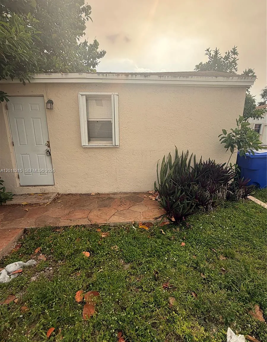 Hollywood Beach Gardens — Photo 2