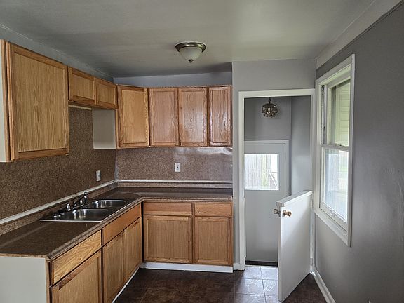 2nd image of 19455 Washtenaw St