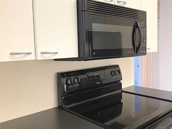 4th image of 660 Perrie Dr Unit 104