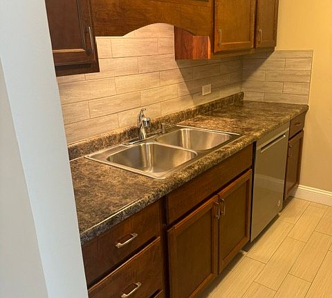 3rd image of 6163 Knoll Wood Rd #203