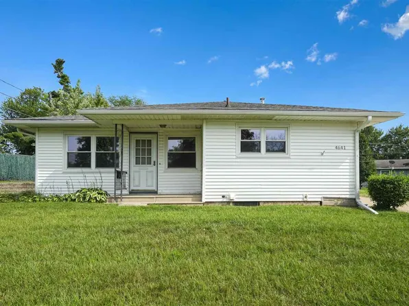 4641 Danbury St NE, Cedar Rapids, IA 52402