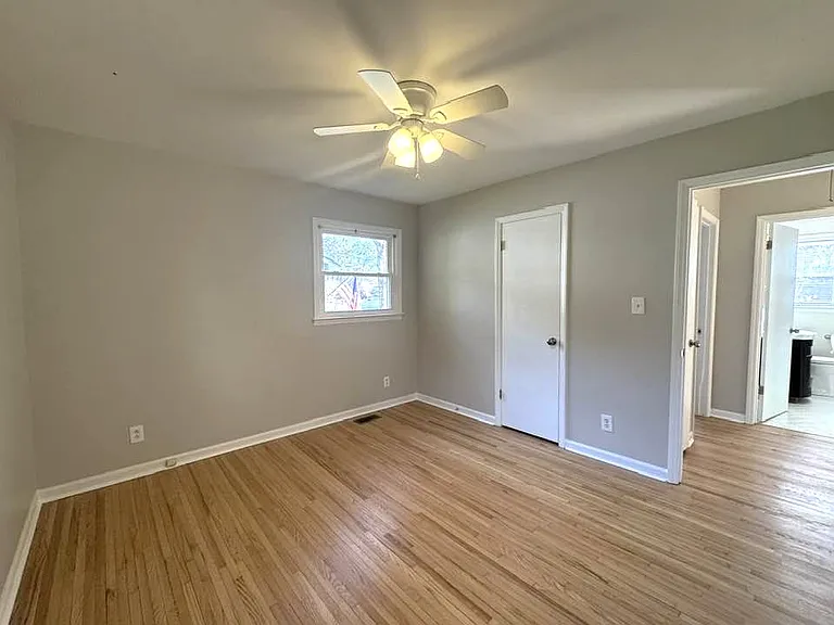 439 Sadie Dr — Photo 10