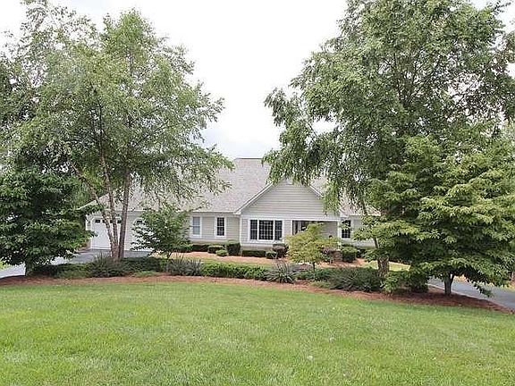 3rd image of 690 Boardwalk Dr