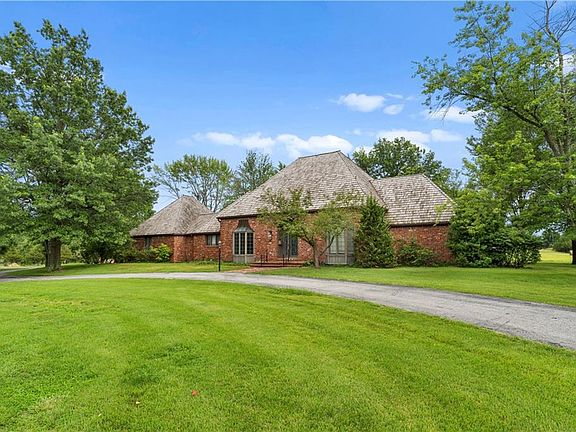 3rd image of 14908 E Pawhuska Rd