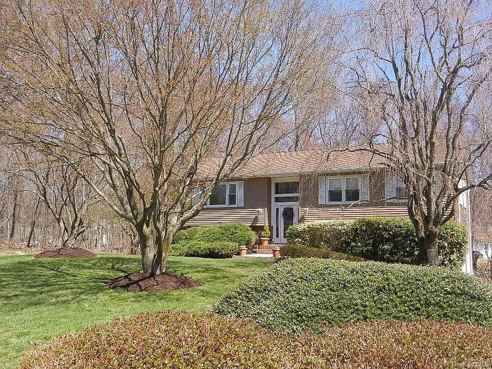 1st image of 40 Greenway Ter N