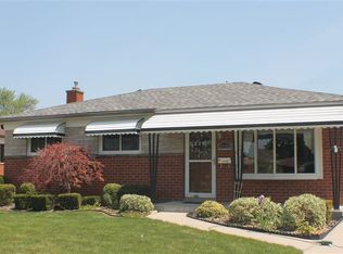32322 Gloede Dr, Warren, MI 48088