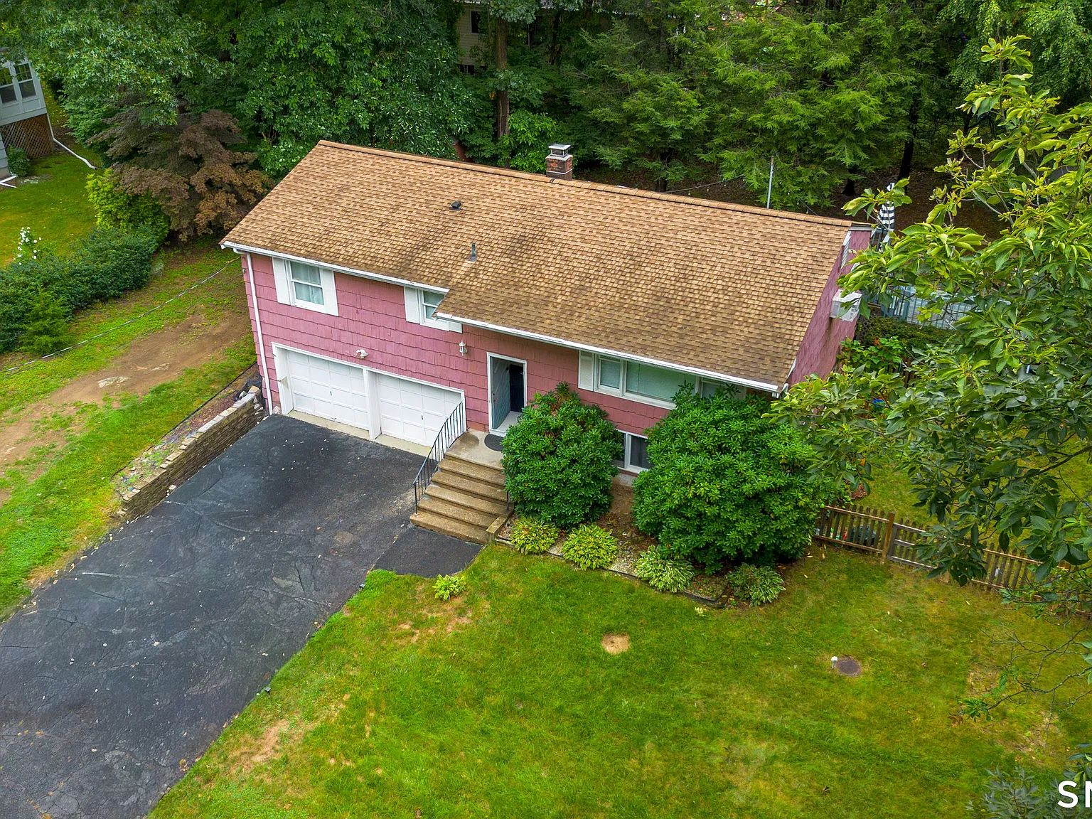 3 bed, 1.0 bath, 1175 sqft, $3,500 — Photo 2