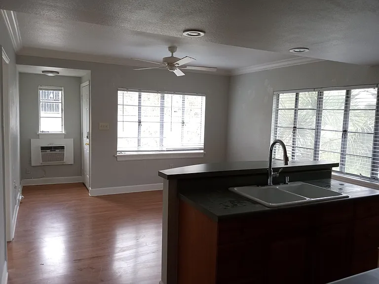 3025 49th St S #TOP FLOOR — Photo 2