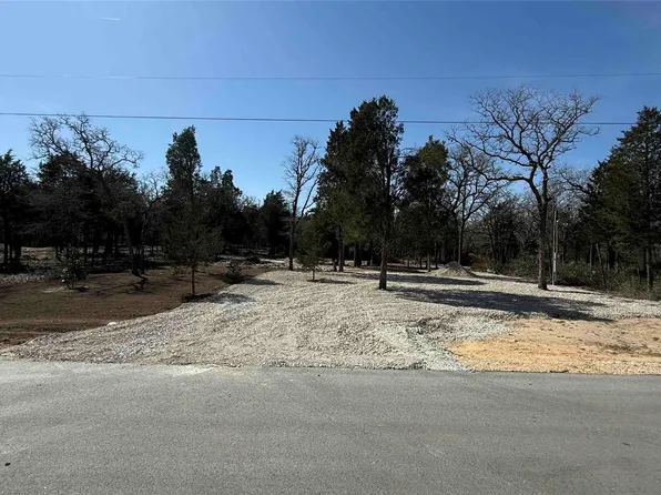 130 Las Lomas Dr, Elgin, TX 78621