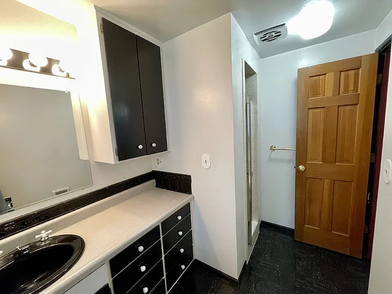 1627 Pearl St #E — Photo 11