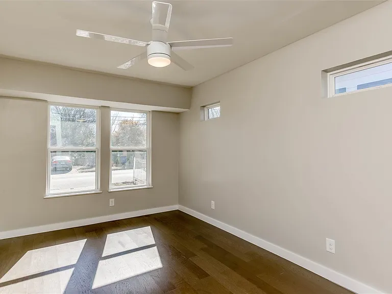 4702 Bandera Rd — Photo 5