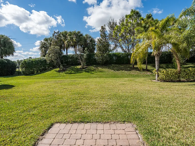 4127 Siena Cir — Photo 42