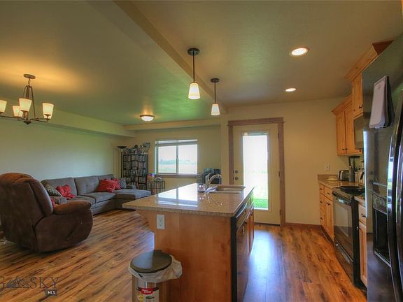 3rd image of 5757 Saxon Way Unit B