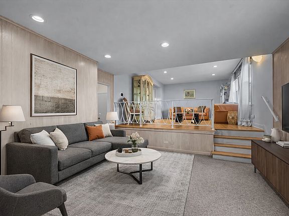 4th image of 621 Ridge Rd