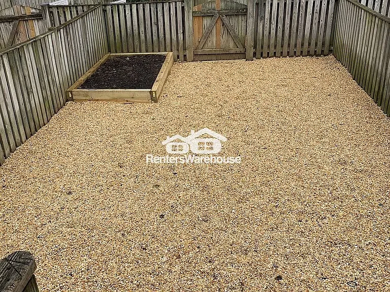 8 Johnson Pl — Photo 6