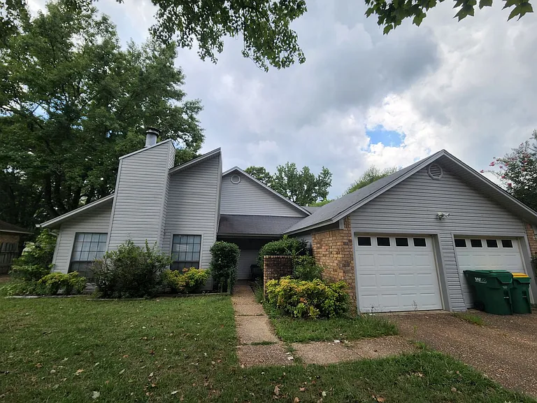 5705 Larry Dr — Photo 1