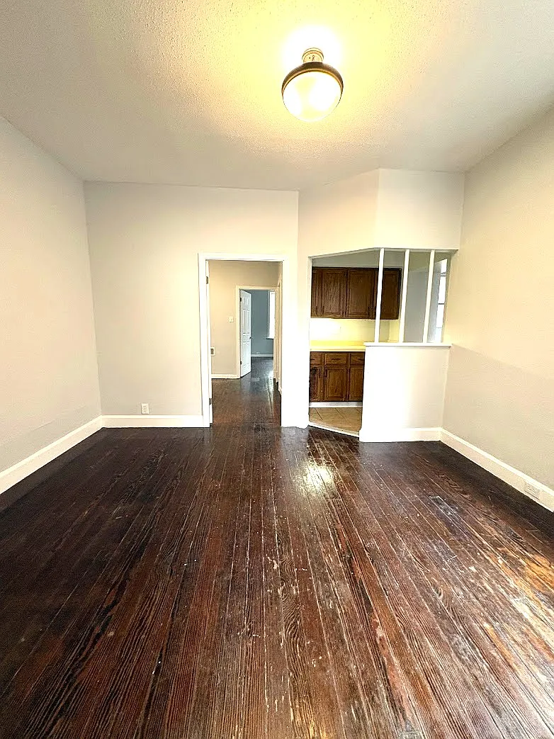 2 bed, 1.5 bath, 1200 sqft, $1,075 — Photo 2