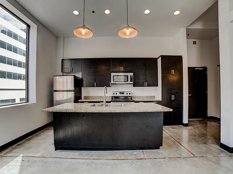Vandever Lofts — Photo 16