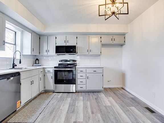 5th image of 2814 Wildoak Cir