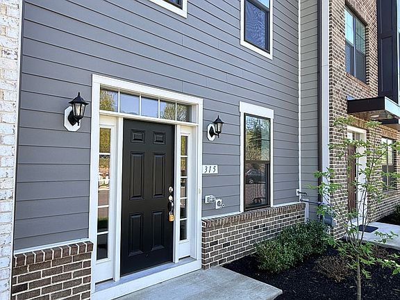 2nd image of 315 Willis St