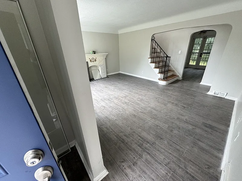 3 bed, 2.5 bath, 2134 sqft, $2,200 — Photo 3