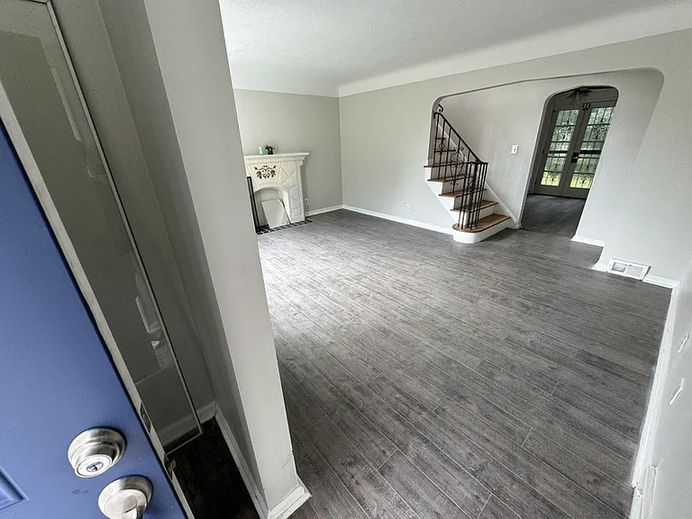 18801 Invermere Ave — Photo 3
