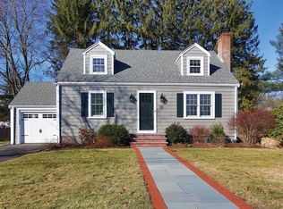25 Whiting Way, Needham, MA 02492