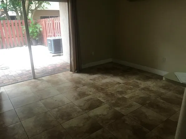 16613 NW 73rd Ave, Miami Lakes, FL 33014