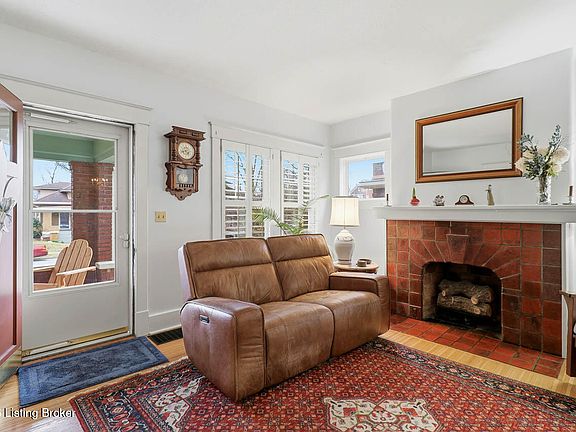 4th image of 2239 Boulevard Napoleon