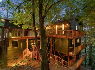 4048 SW Hewett Blvd, Portland, OR 97221