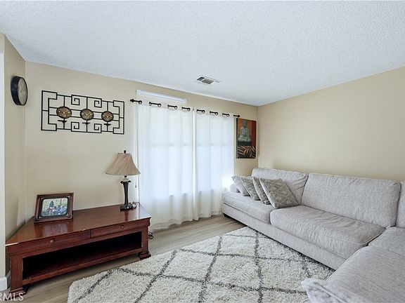 4th image of 2606 Castle Rock Rd